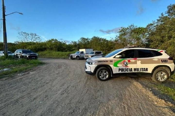 Casal é encontrado morto em área de mangue em Joinville