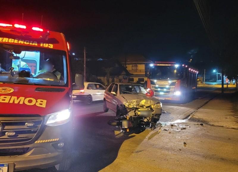 Acidente na rua Augusto Wunderwald deixa motociclista em estado grave