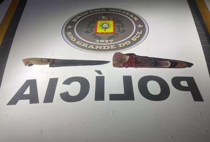 Dois homens foram mortos a facadas após tirar sarro de idoso