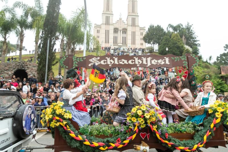 SCHLACHTFEST ABRE INSCRIÇÕES PARA DESFILE TÍPICO