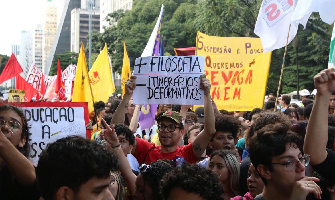 Dia do estudante será marcado por protestos em todo país