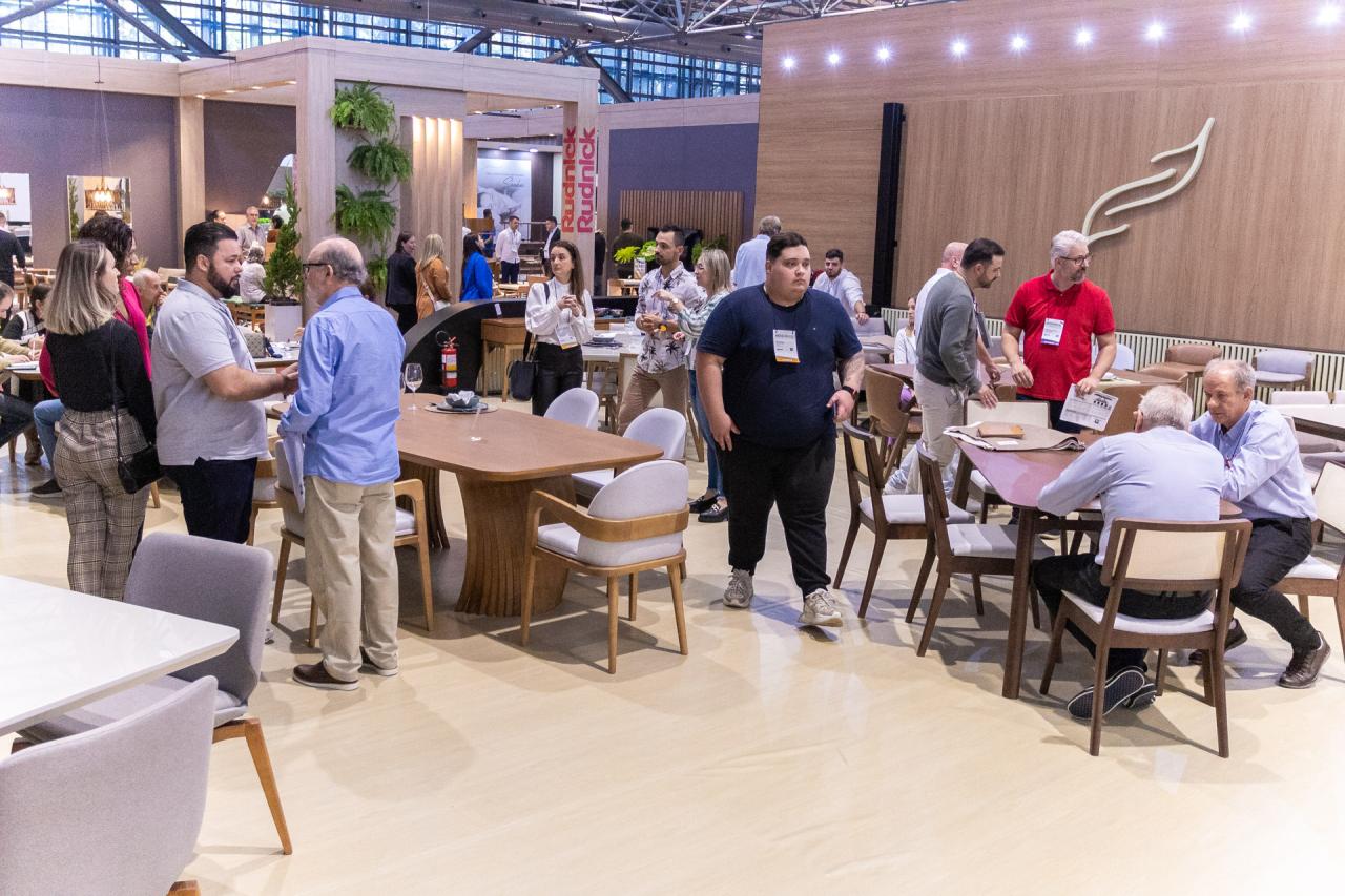 MÓVEL BRASIL PREPARA FEIRA DE ALTO NÍVEL AO MERCADO