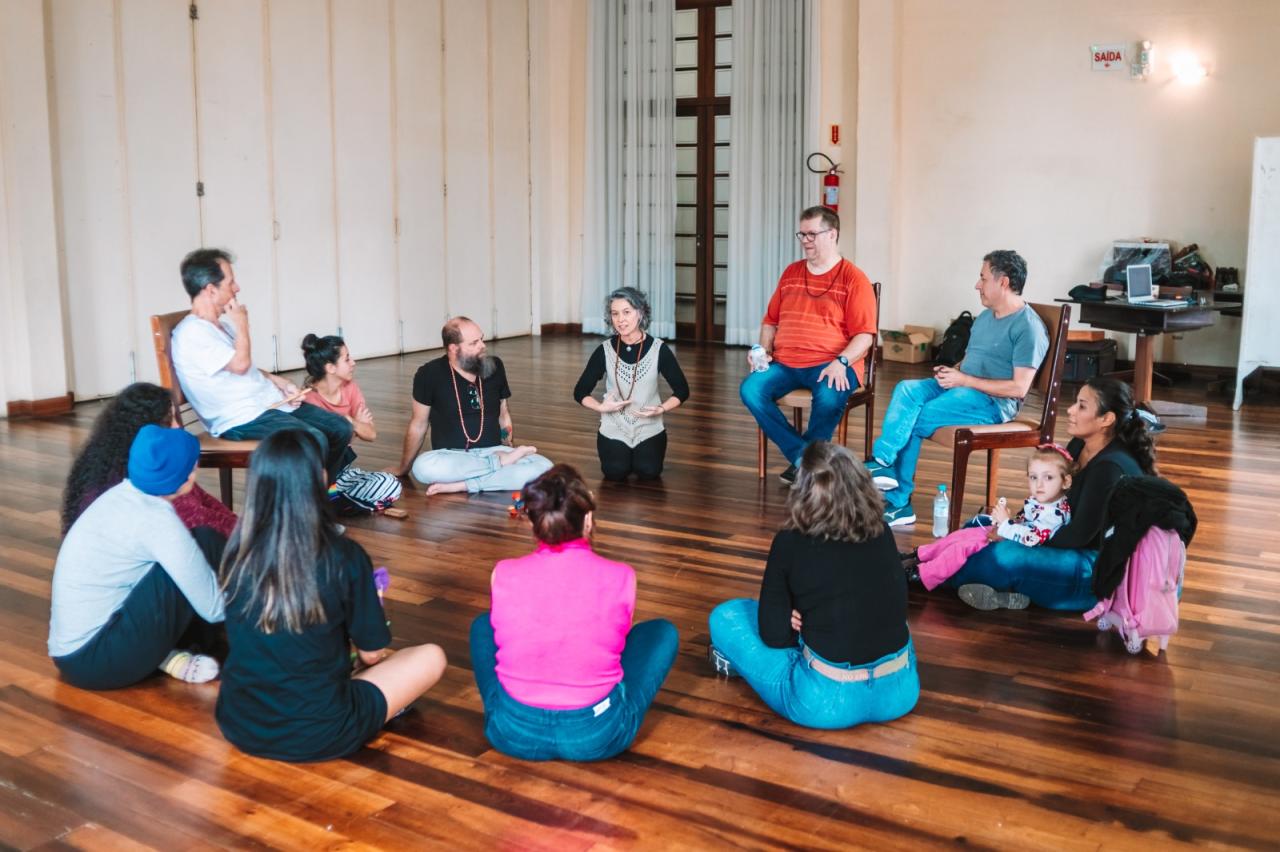 Blumenau recebe oficinas gratuitas de teatro de animação em março