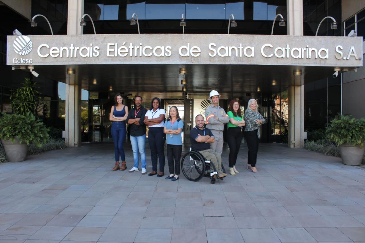 Celesc abre concurso para níveis médio, técnico e superior com salários de até R$ 11,2 mil