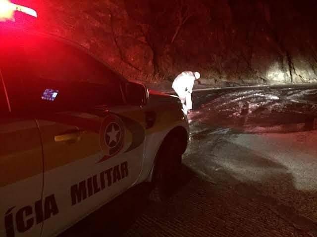Corpos encontrados enrolados com lona em Itapoá SC