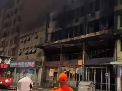 Incêndio em pousada deixa ao menos 10 mortos em Porto Alegre (RS)
