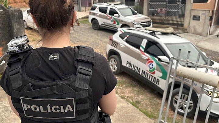 Duas pessoas presas no bairro Cruzeiro por tráfico de drogas