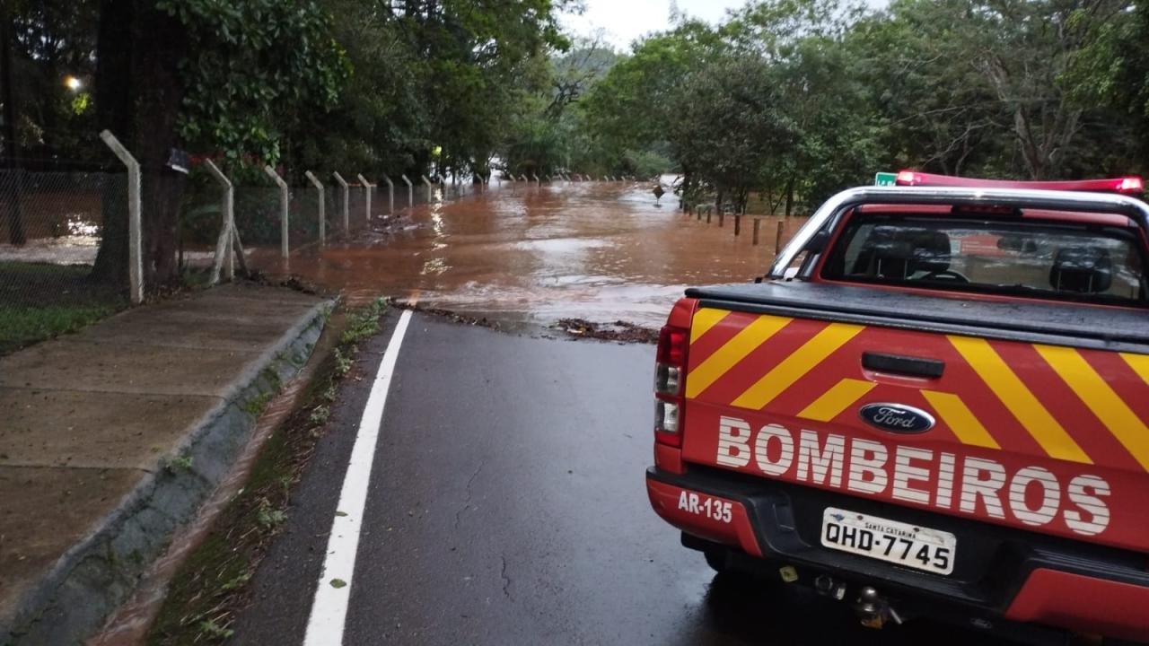 Homem morre após carro ser arrastado pelas águas em Ipira SC