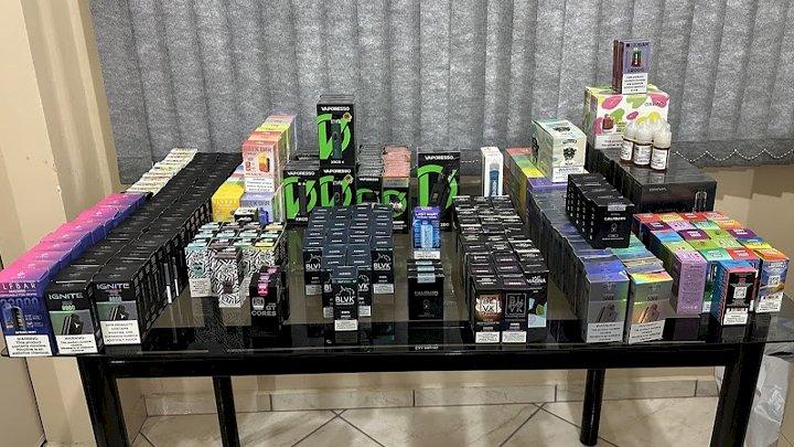 Polícia apreendem anabolizantes, cigarros eletrônicos e bebidas em São Bento do Sul