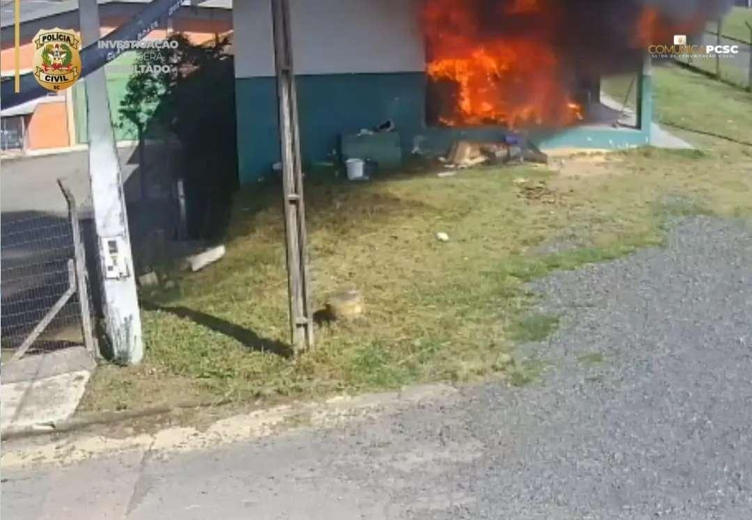 Polícia civil identifica três suspeitos de incêndio em Rio Negrinho-SC