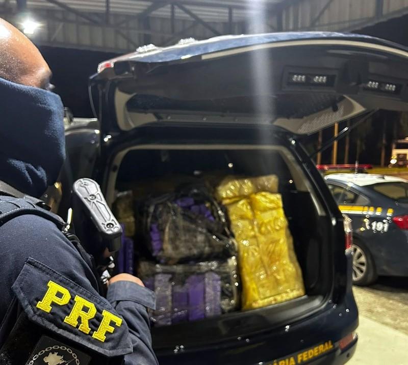 PRF apreende 233 KG de drogas na BR 280 em Rio Negrinho-SC