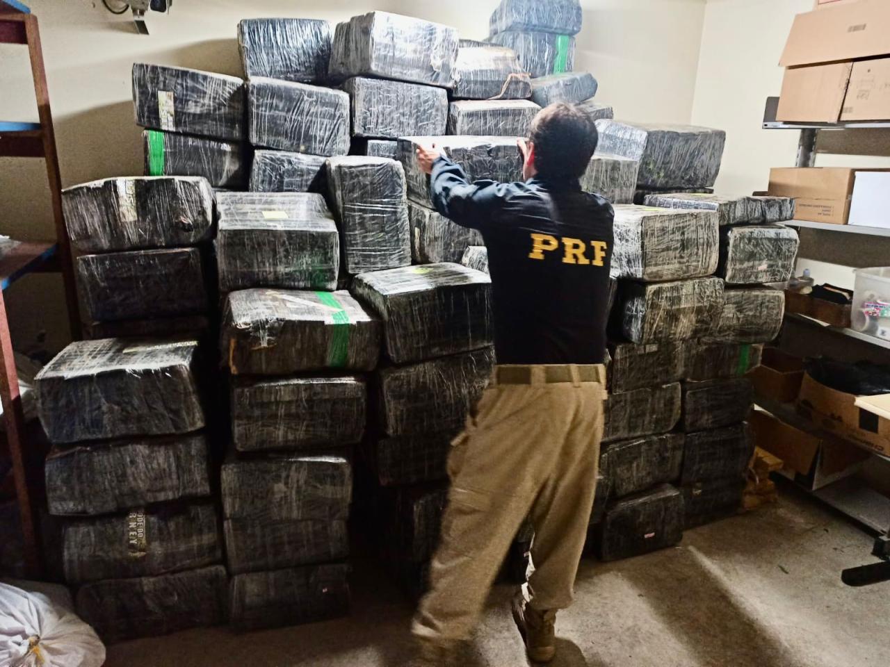 PRF apreende 4 toneladas de drogas em Santa Catarina