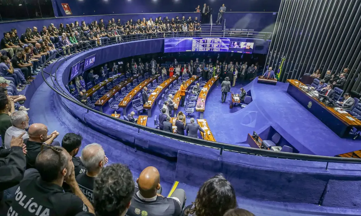 Senado aprova reajustes salariais para servidores da segurança pública