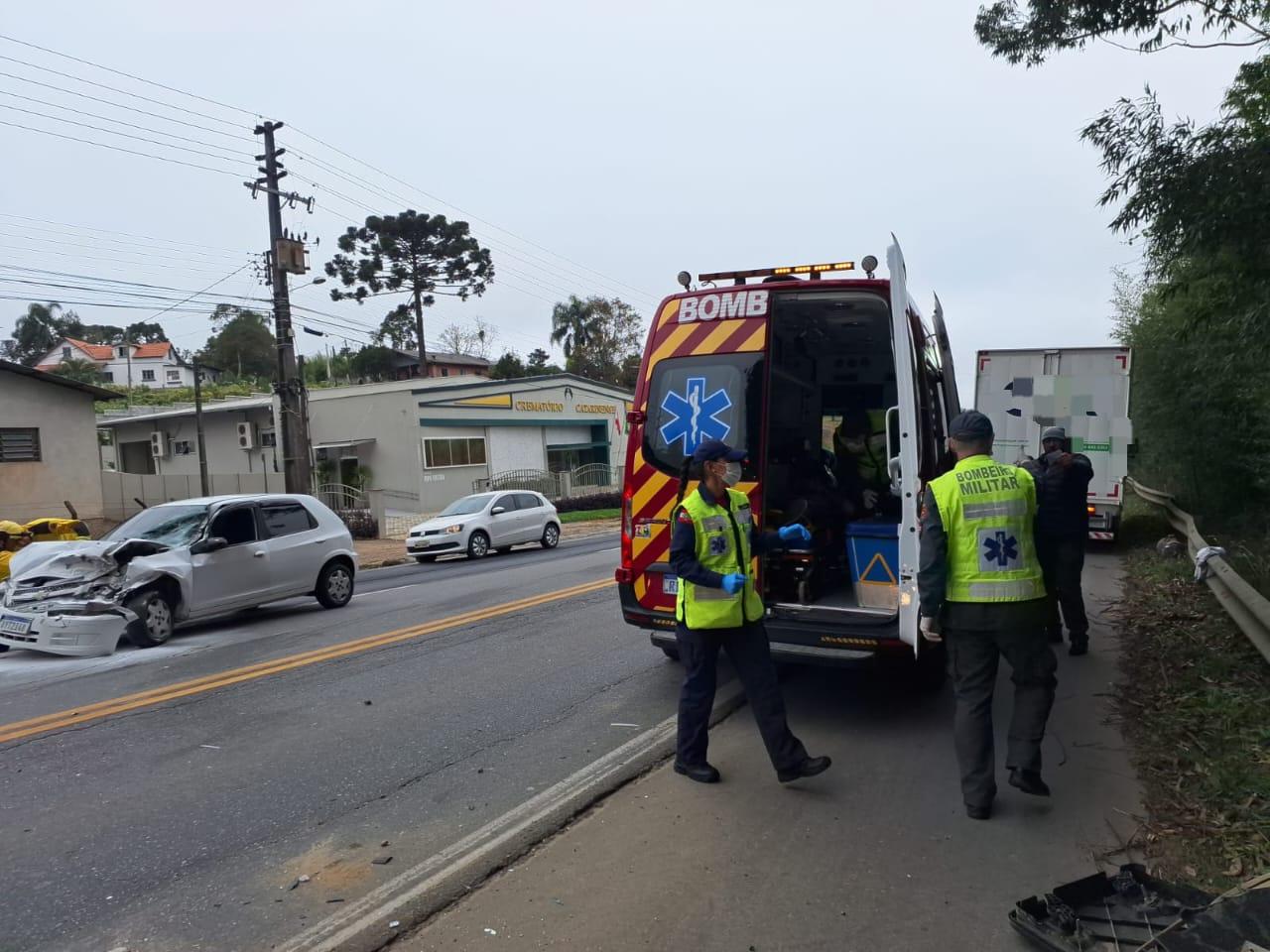 Acidente em frente ao crematório deixa uma pessoa ferida em São Bento do Sul