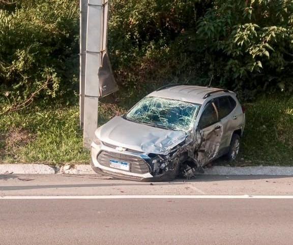 Colisão seguido de capotamento na BR 280 em São Bento do Sul