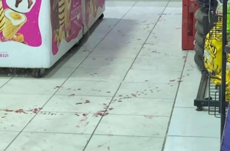 Homem é baleado em uma conveniência em Penha