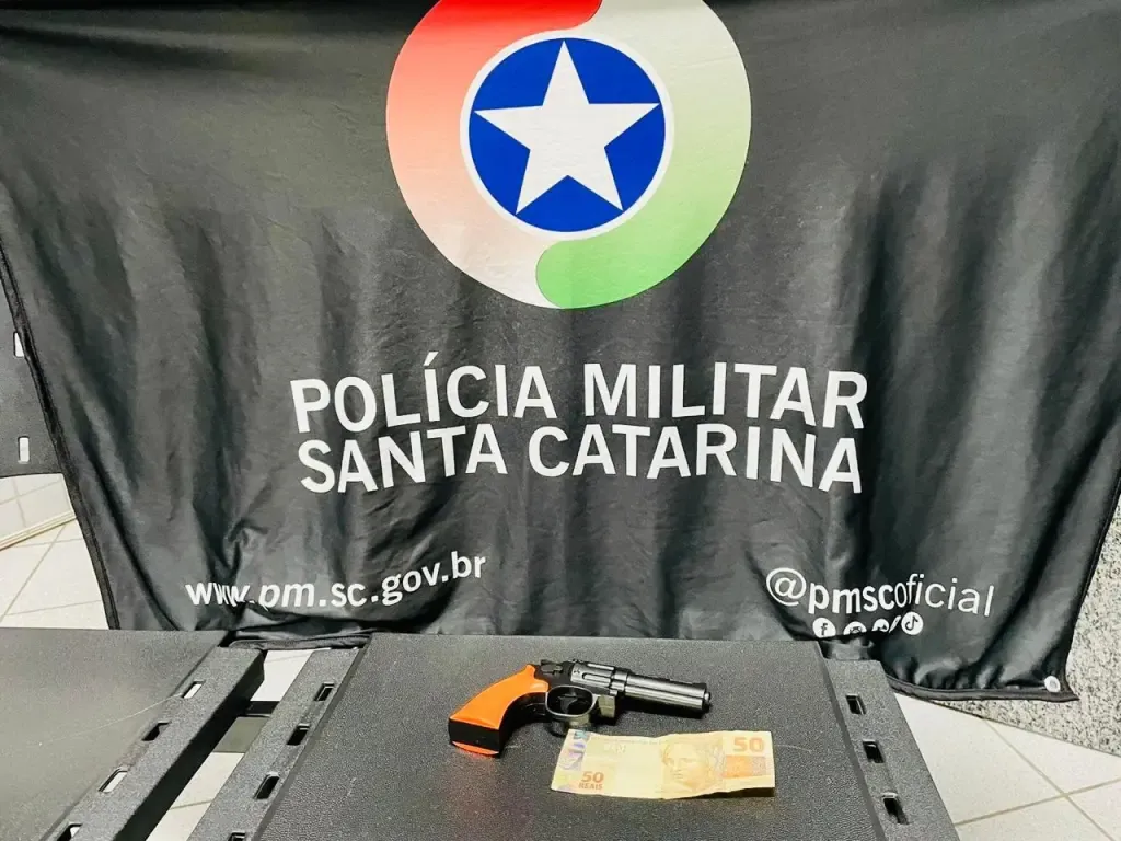 Jovem preso após roubo em farmácia no centro de São Bento
