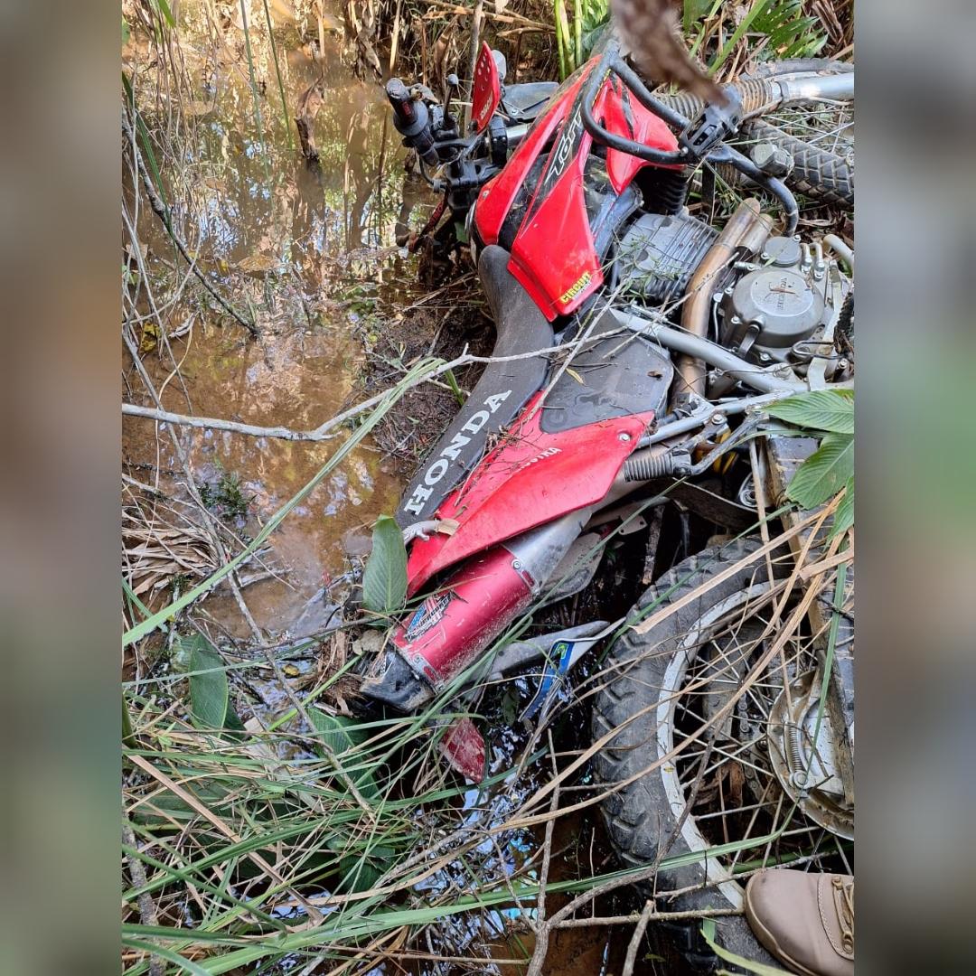 Motociclista encontrado morto após saída de pista em Itaiópolis SC