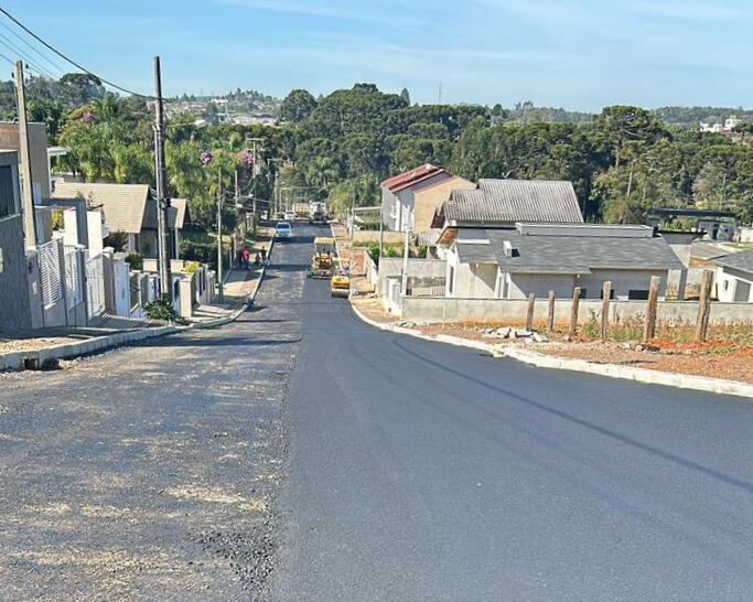 Rua Alois Robl recebeu pavimentação asfáltica