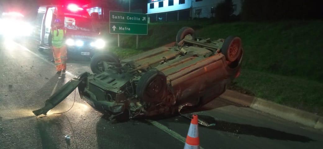 Acidente na BR 116 deixa dois feridos em Santa Cecília SC