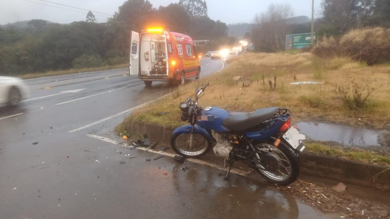 Acidente na entrada do loteamento Itália na SC 418
