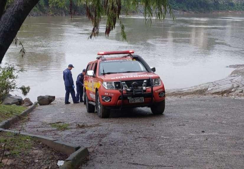 Corpo de mulher encontrado no rio Itajaí açú em Blumenau SC