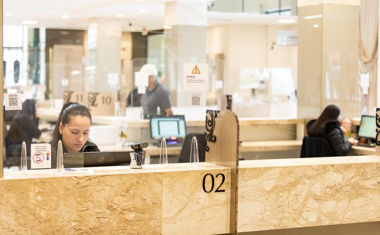 Pais podem fazer on-line autorizações para viagem de crianças e jovens com menos de 18 anos