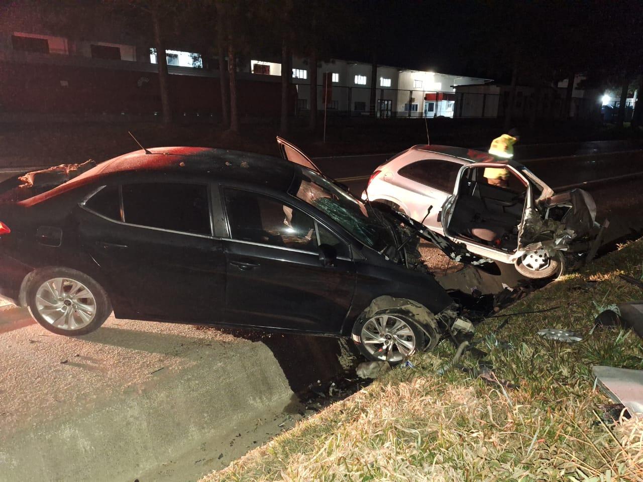 Colisão frontal deixa 4 feridos graves em Fragosos