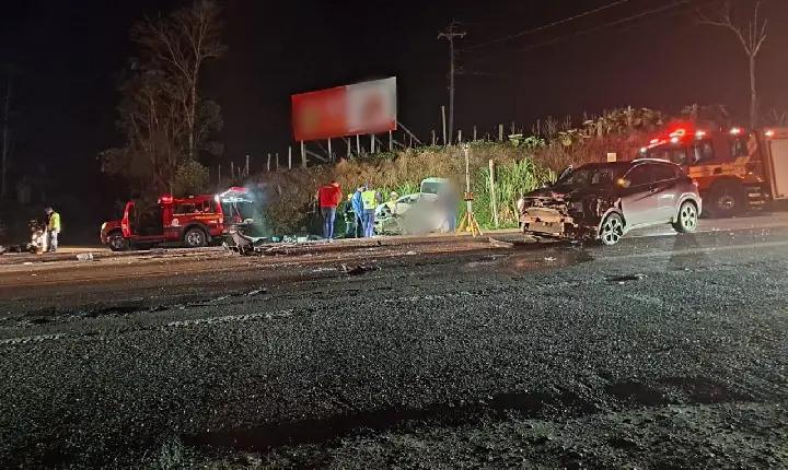 Colisão frontal deixa vítima fatal na localidade do Rio Natal na BR 280