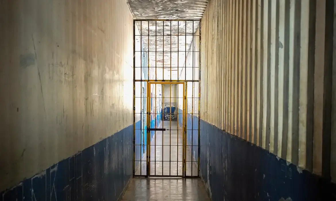 Homem teve pena aumentada por estupro das enteadas em Mafra SC