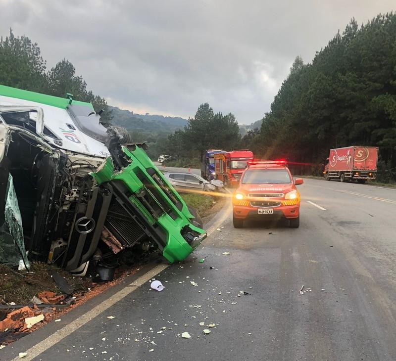 Quatro pessoas feridas em acidente na BR-470 em Brunópolis-SC