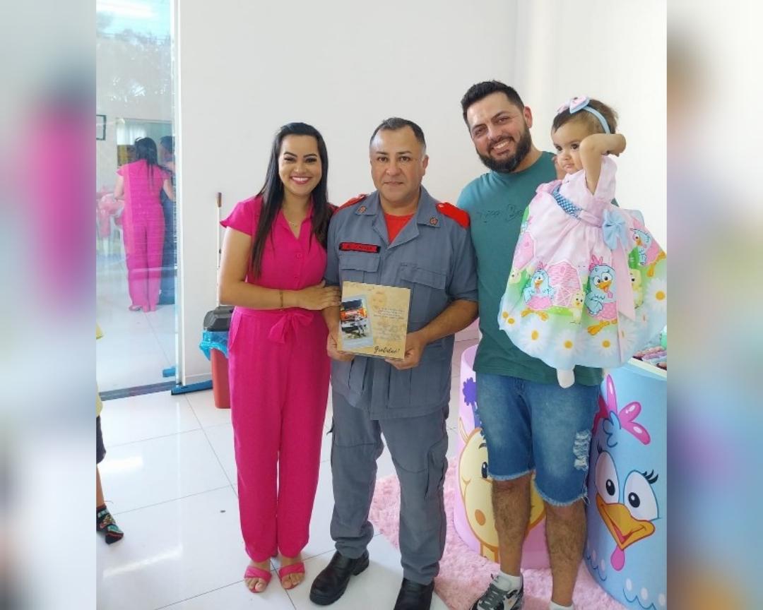 Bombeiro é Homenageado no Aniversário de 1 Ano de Bebê Salvo em Porto União