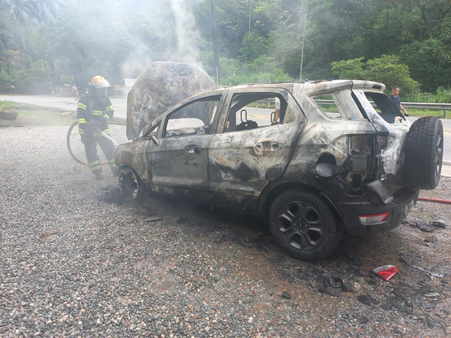 Ecosport pega fogo na Serra Dona Francisca