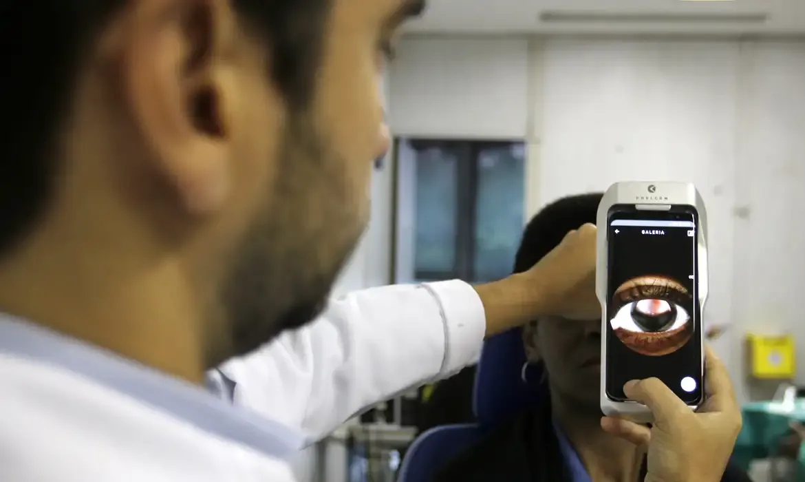 Realização de exames de retina no SUS cresce quase 50%