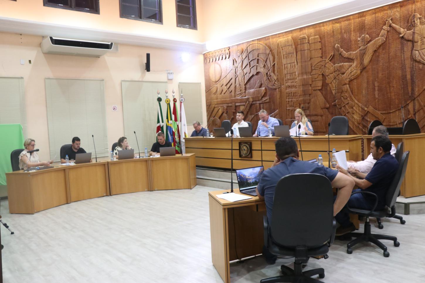 Três projetos são discutidos em sessão na Câmara em São Bento do Sul