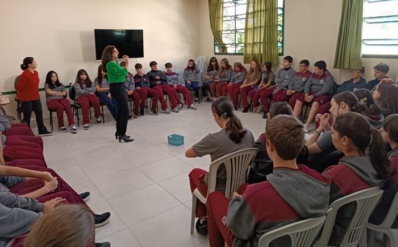 Centro da Mulher dá andamento à campanha Agosto Lilás