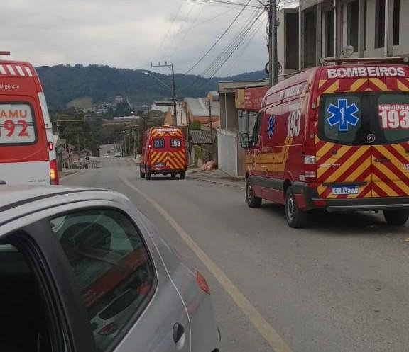 Colisão entre dois carros deixa homem ferido no bairro Brasília