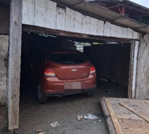 Homem com tornozeleira preso após furtar veiculo em Joinville