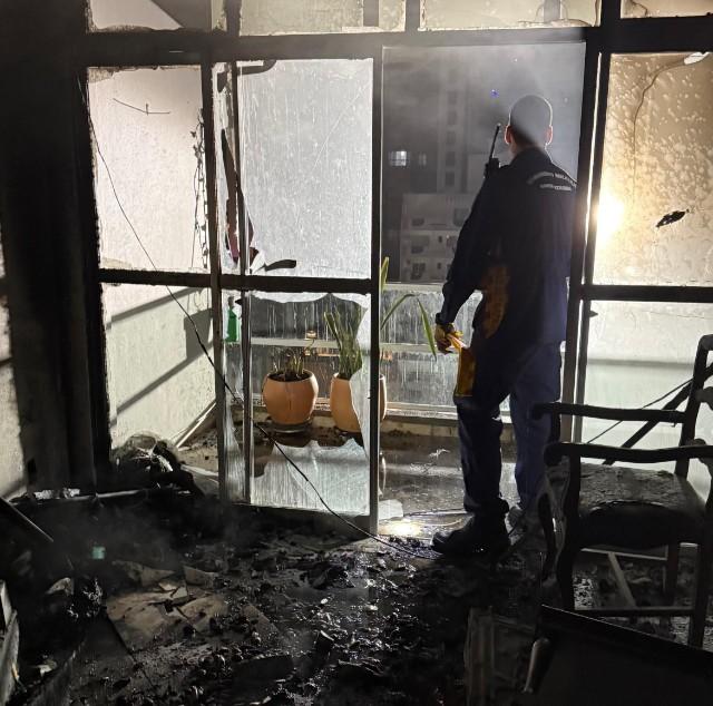 Homem sofre queimaduras graves em incêndio em apartamento