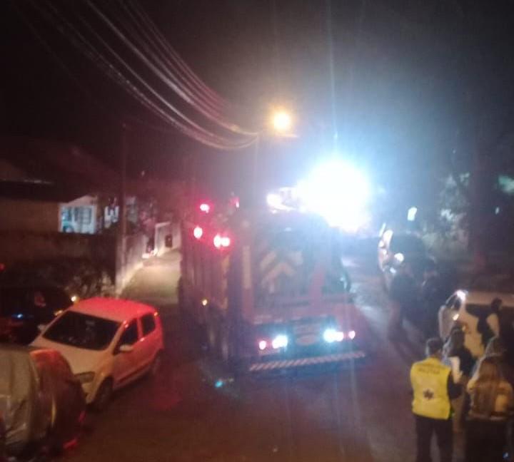 Incêndio destrói residência no bairro Serra Alta