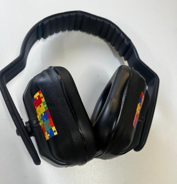 Posto de saúde disponibilizam fone de ouvido para crianças Autistas