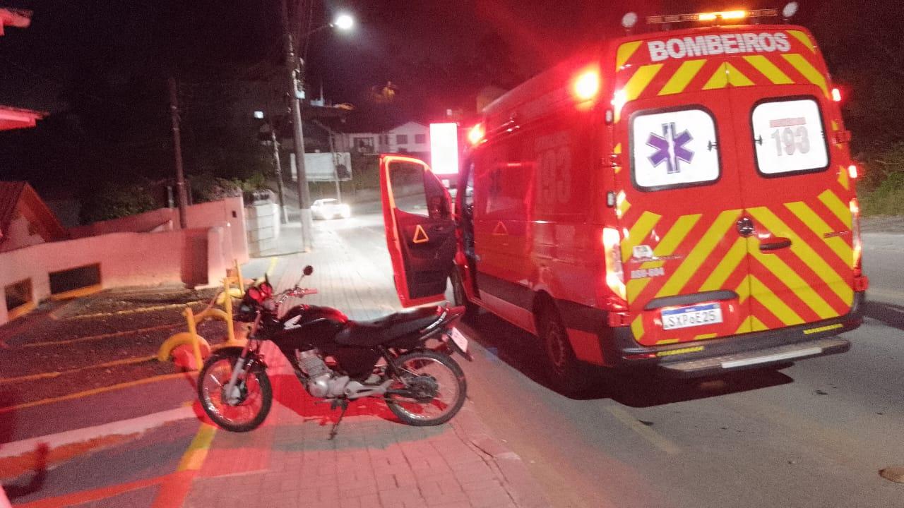 Acidente deixa motociclista ferido na estrada das Neves