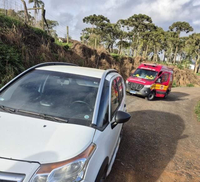 Colisão entre carro e bicicleta deixa idoso ferido em Rio Negrinho