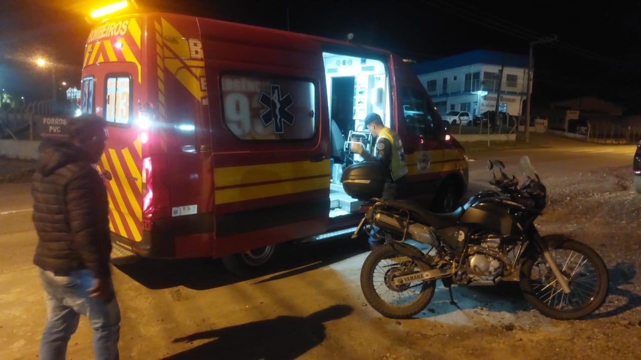 Colisão entre motos deixa dois homens feridos na Av São Bento