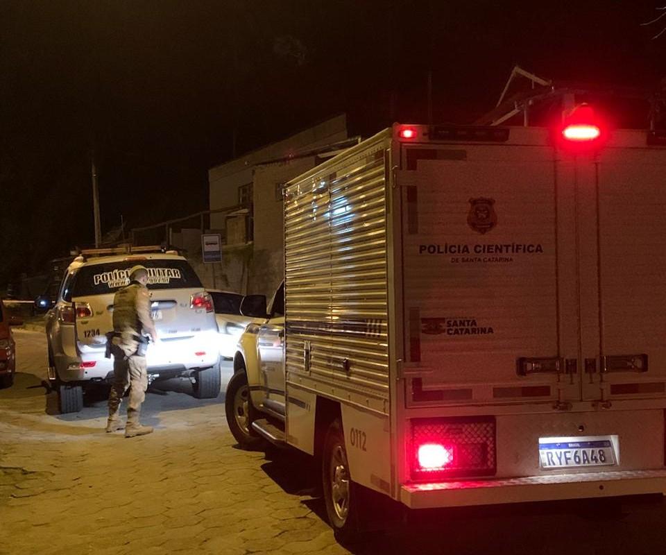 Criminoso ataca policial e acaba morto em Blumenau