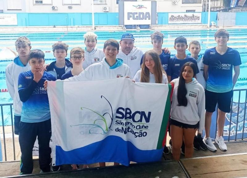 Equipe de Natação de São Bento do Sul conquista 18 medalhas no Sul Brasileiro