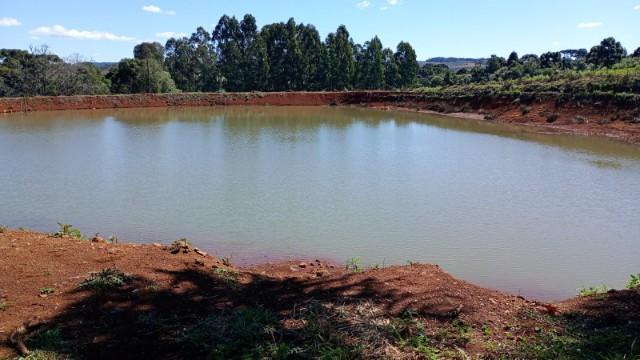 Homem de 30 anos morre afogado em açude no Salto Caveiras, em Lages