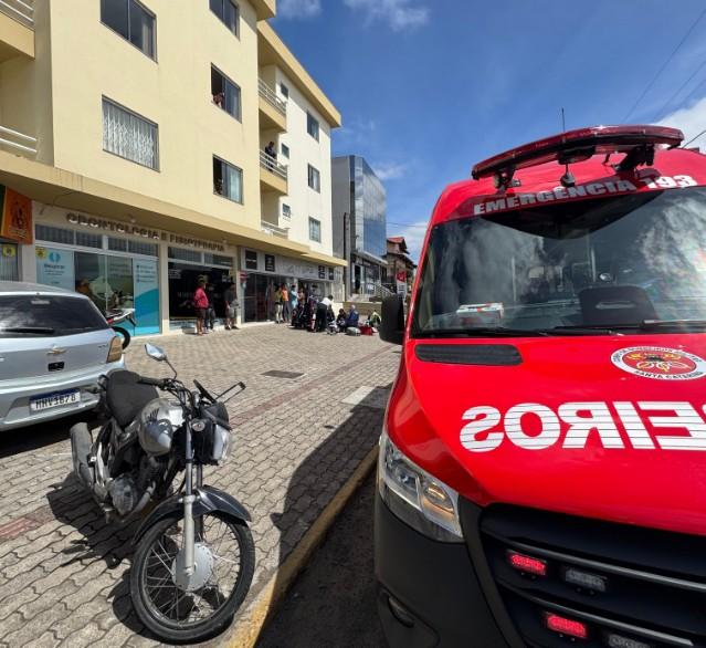 Jovem de 18 anos morre em colisão entre moto e carro em Lages