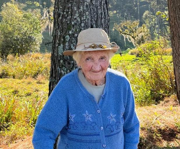 Nota de falecimento da Sra Regina Pscheidt