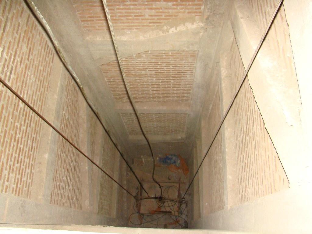 Trabalhador morre após queda em poço de elevador em Balneário Camboriú